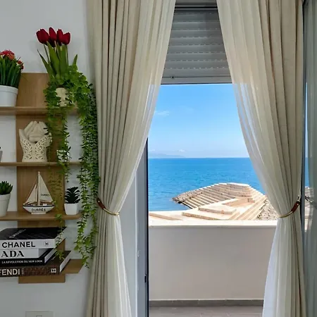 Beachfront Boutique *