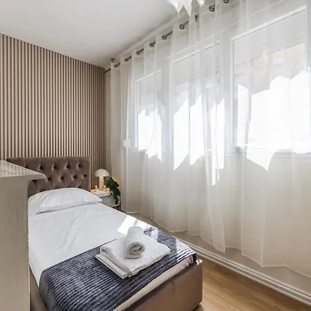 Beachfront Boutique 아파트 Durrës