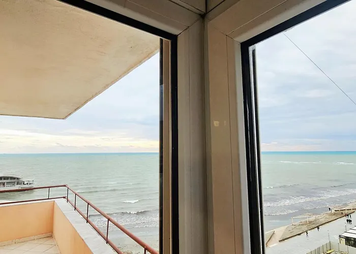 Beachfront Boutique Apartament *